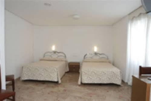 Hostal Aragon Teruel Bagian luar foto
